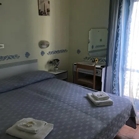 ホテル Roberta カットーリカ